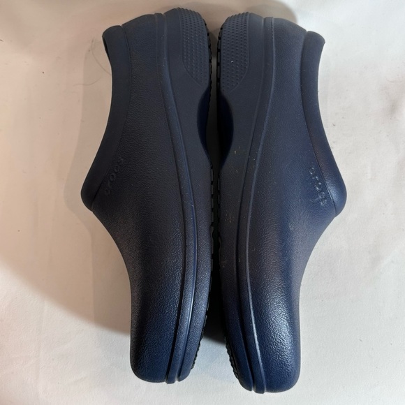 CROCS Sz 7 On The Clock Work Anti-Slip Slip On Shoes Clogs in Navy - Picture 4 of 8